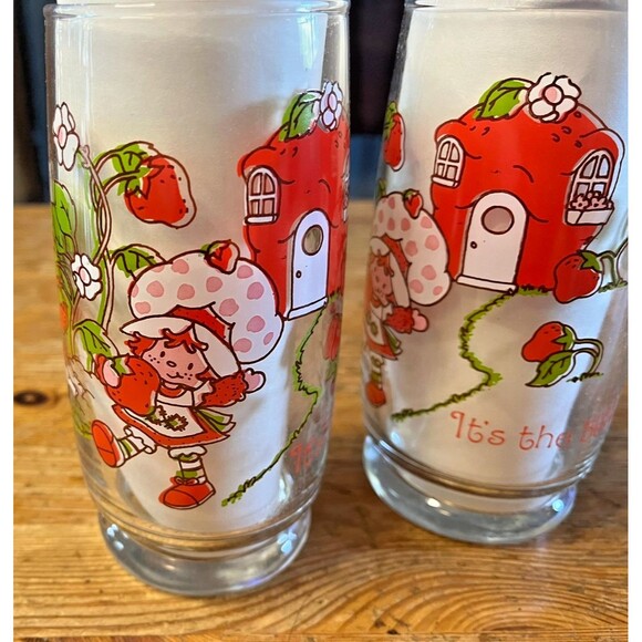 Vintage Strawberry Shortcake Drinking Glasses Set of 2 It’s The Berries 6" 1980 - Picture 2 of 6